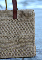 Shopper in Rafia Ibeliv