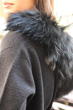Cardigan Corto in Cashmere e Lana con Collo in Volpe