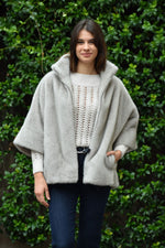 Cappa in Eco Pelliccia Helmur