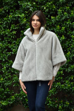 Cappa in Eco Pelliccia Helmur