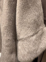 Cappa in Eco Pelliccia Helmur