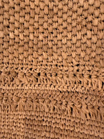 Shopper in Rafia Ibeliv