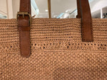 Shopper in Rafia Ibeliv